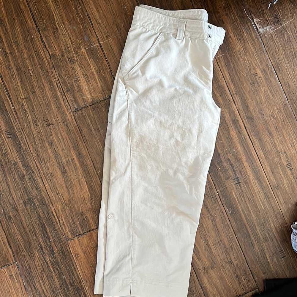 Columbia beige capris
